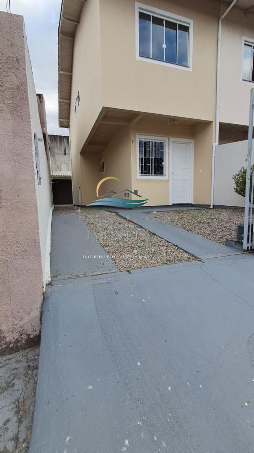Sobrado para Venda, em Palhoça, bairro São Sebastião, 2 dormitórios, 1 banheiro, 1 vaga