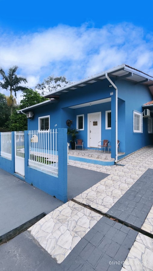 Casa para Temporada, em Florianpolis, bairro Muqum Rio Vermelho, 2 dormitrios, 2 banheiros, 1 sute, 1 vaga